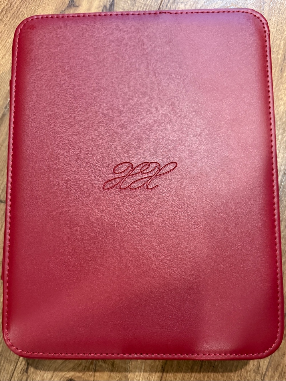 Lexxola - Jet-Setter: Cherry Red Travel Case - Picture 5 of 5
